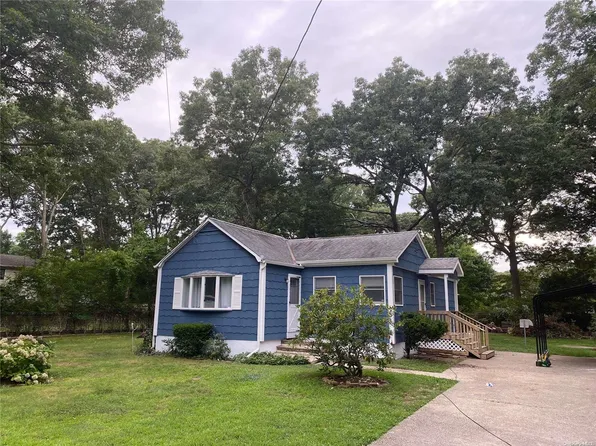 257 Forrest Avenue, Shirley, NY 11967