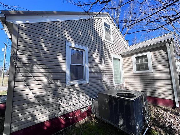 4th image of 2601 W Victory Ct