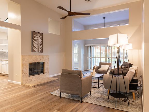 3rd image of 2789 SW Mariposa Circle
