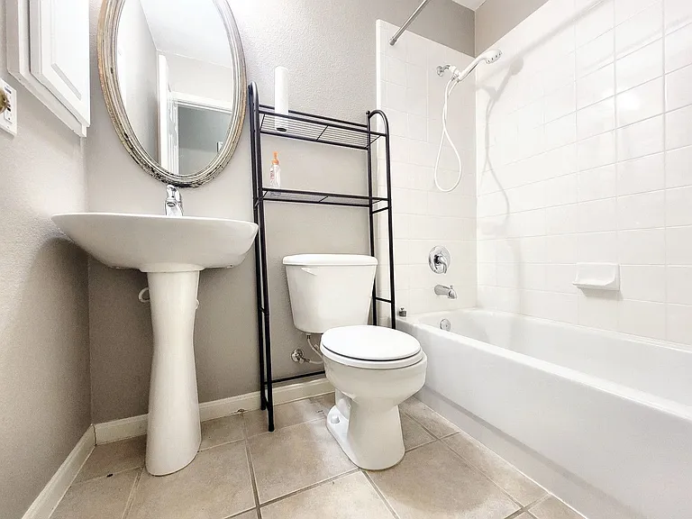 1617 Sunterro — Photo 30