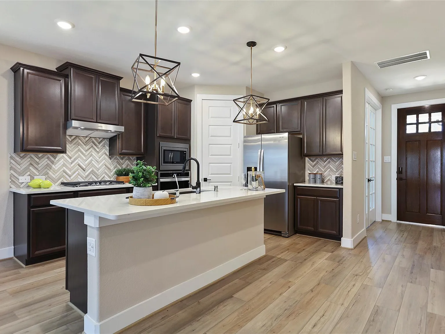 4 bed, 3.5 bath, 2425 sqft, $3,500 — Photo 1