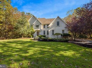 16 Serenity Ct, Southampton, NJ 08088