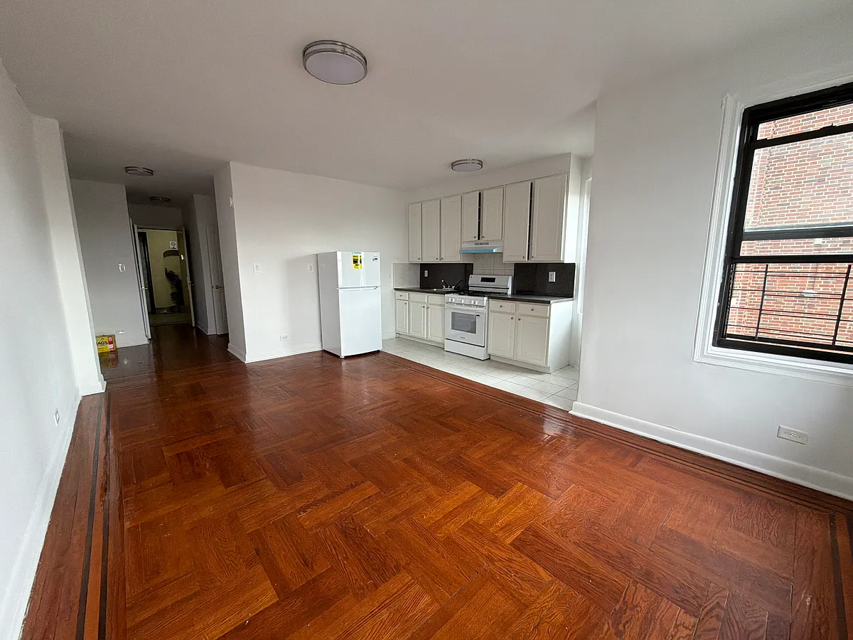 Building Photo - 160 Beach 117th St #4B
