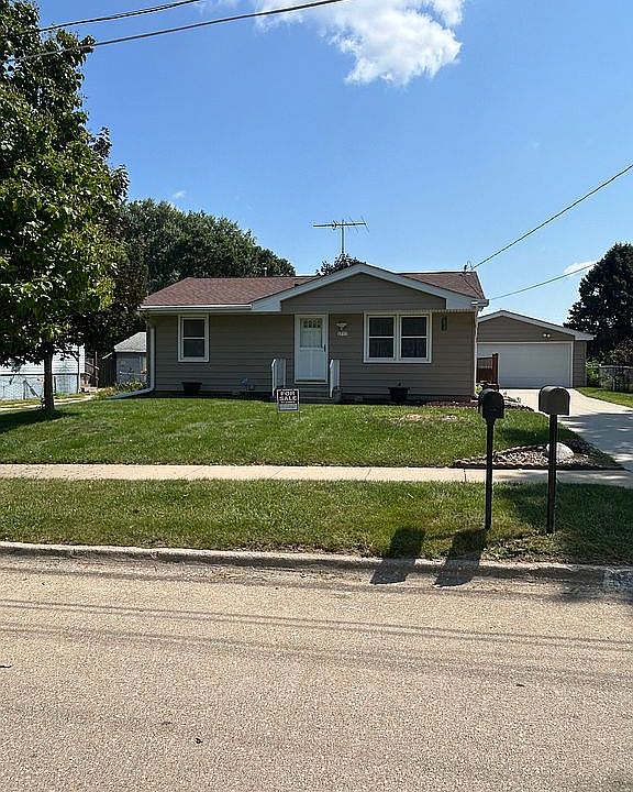 1st image of 3717 SE 11th St