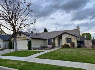 1495 El Paso Ave, Clovis, CA 93611
