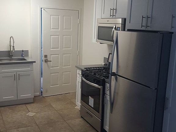 5th image of 5615 Carpinteria Ave APT 214