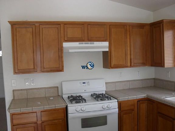 Nice, newer 3-bedroom Hesperia home - Photo 5