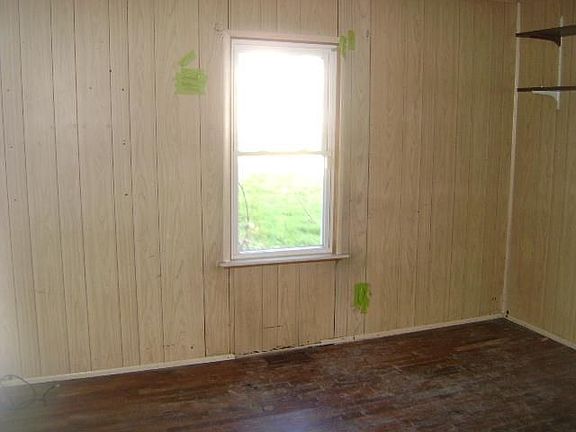 4th image of 12 W Warner Ave
