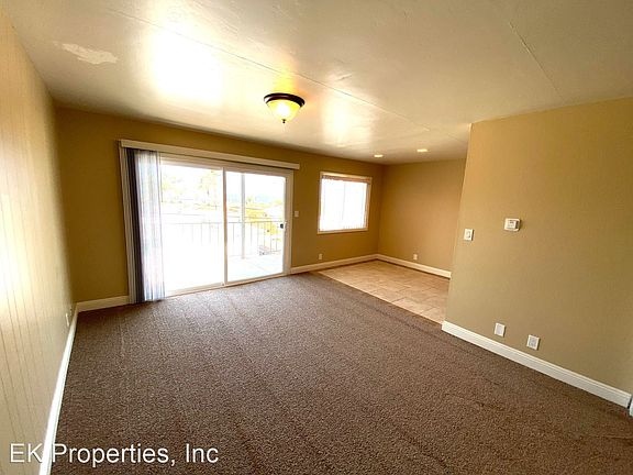 4th image of 2166 Montgomery Ave APT C