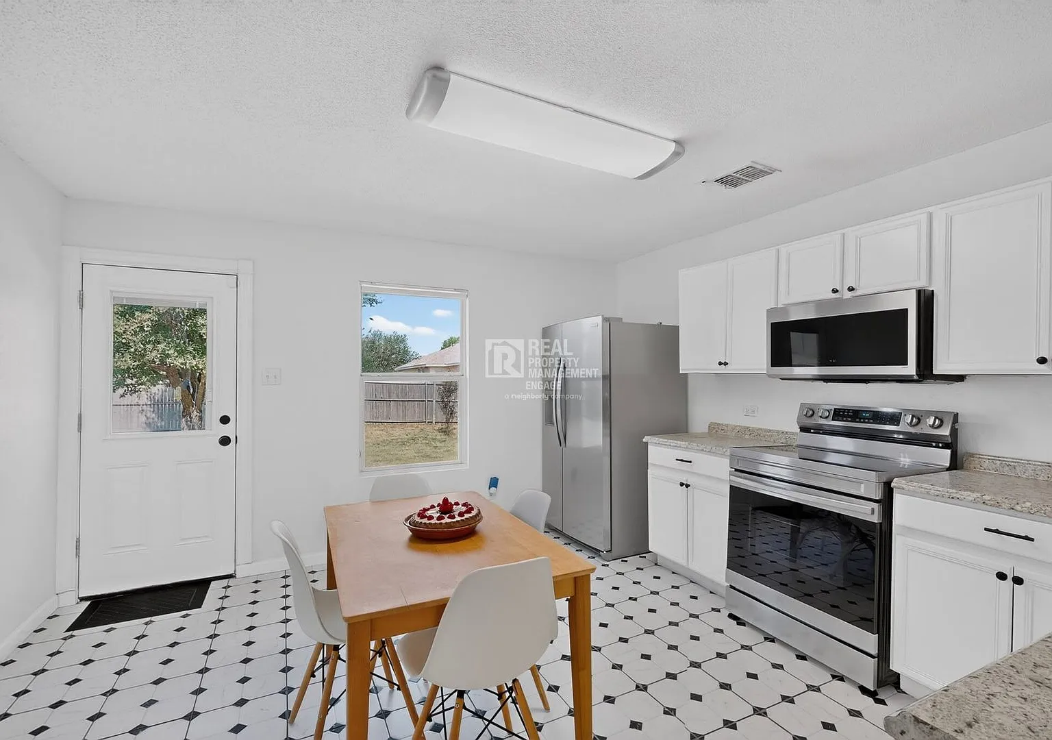 Stunning 3 bed 2 Bath Home for rent in Anna! — Photo 1