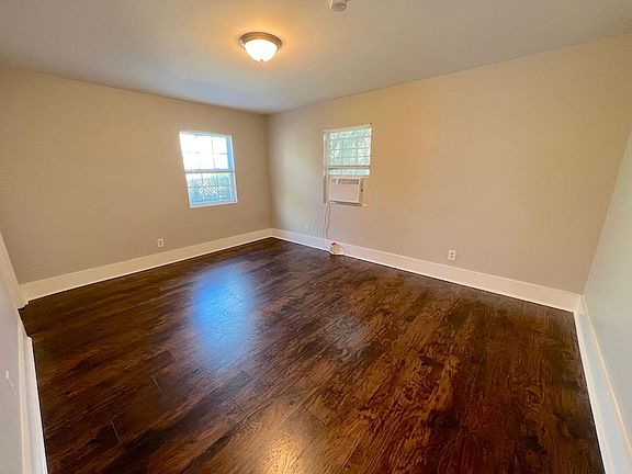 5th image of 704 E 32nd St #B