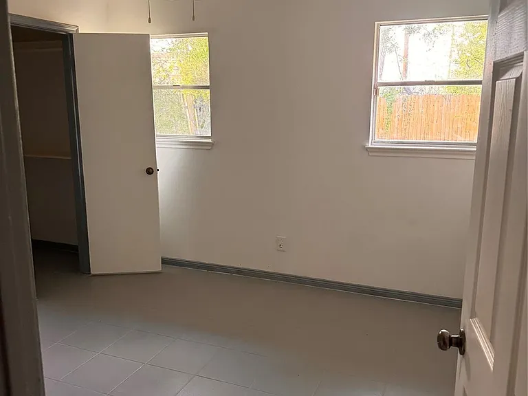 604 Briarclift Ln — Photo 11