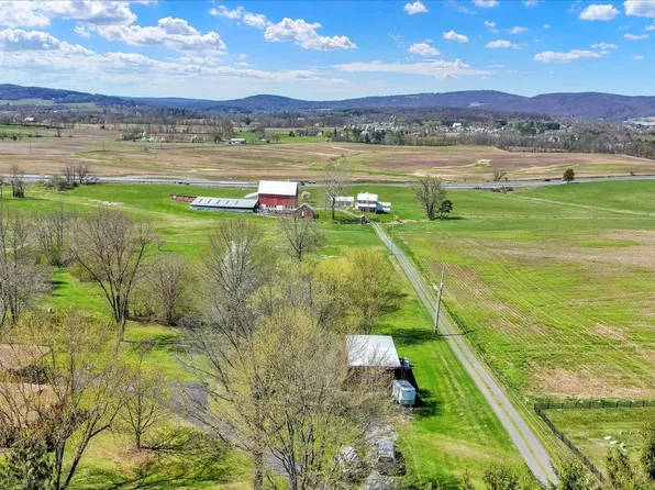 612 Capitol Hill Rd, Dillsburg, PA 17019