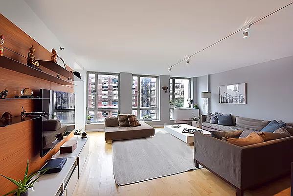 1st image of 224 W 18th St APT 8A