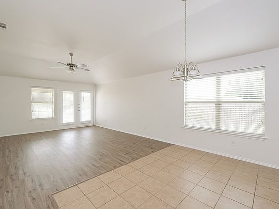 5th image of 16301 Severn Ln