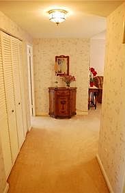 2nd image of 622 Park Ln APT B