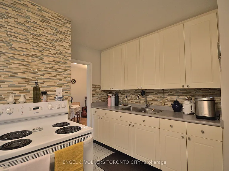 158 Cherrywood Dr #UPPER — Photo 21