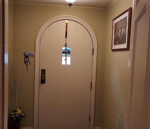 4th image of 830 Schiller Ave