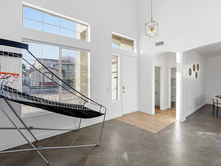 220 W Beechnut Pl — Photo 29
