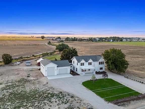 4th image of 18613 Prescott Ln