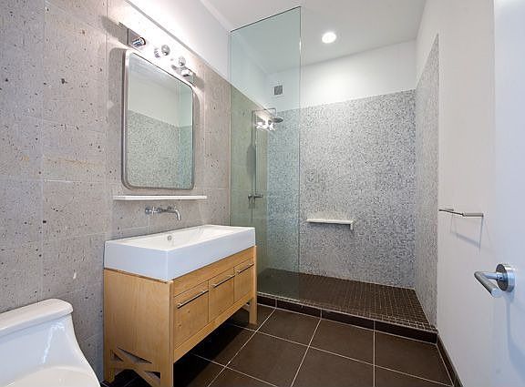 3rd image of 2728 Thomson Ave Unit 536