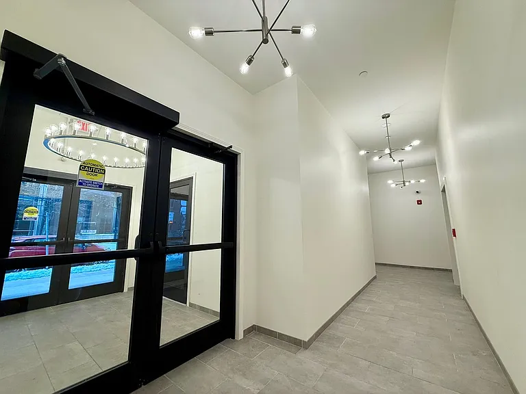 1138 Elm St — Photo 12