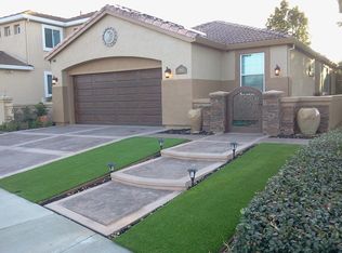 2900 W Laguna Ct, Elk Grove, CA 95758