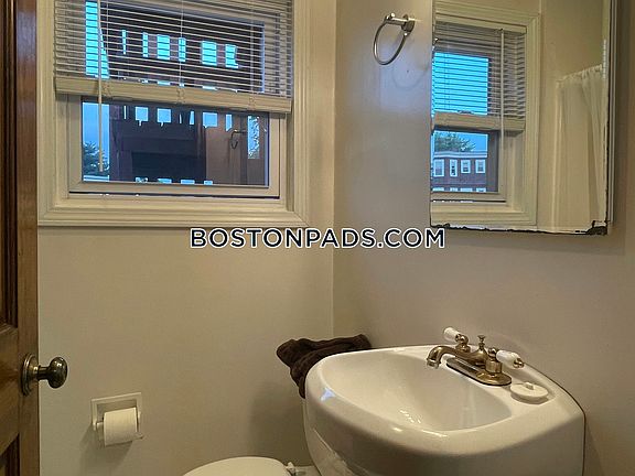 5th image of 57 Roseland St #2