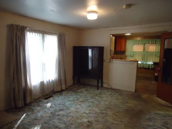 4th image of 408 S Walnut St