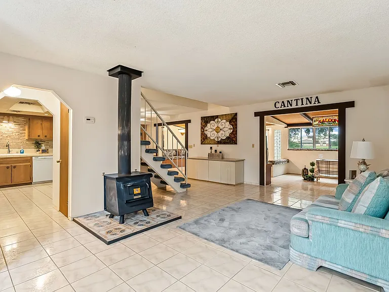 2687 Country Club Dr — Photo 4