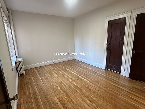 4th image of 30 Langdon St APT 5