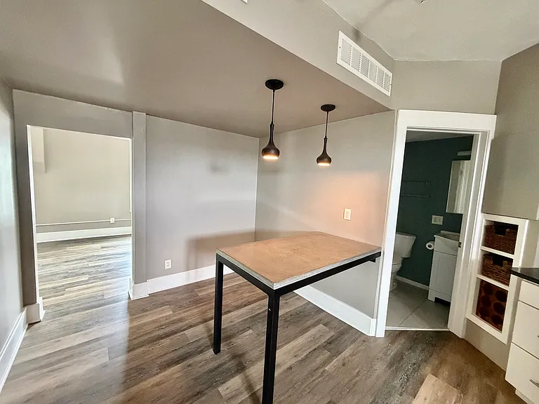 1030 Mound St — Photo 16