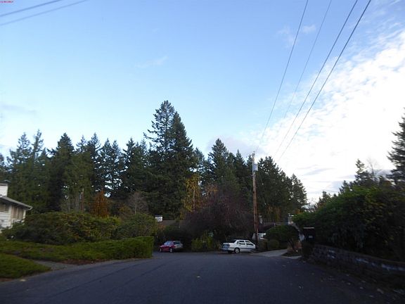 5th image of 1967 Orchard Dr NW