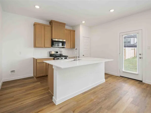 2608 McHenry Landing Ln, Houston, TX 77051