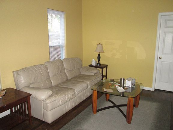 3rd image of 813-815 W Ashland Ave