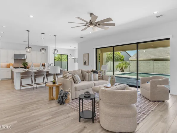 2538 E RAVENSWOOD Drive, Gilbert, AZ 85298