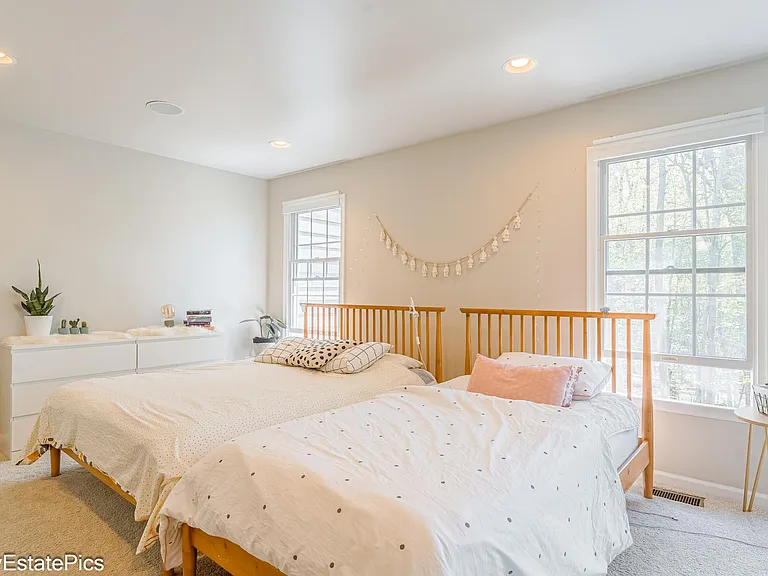 26168 Fieldstone Dr #100 — Photo 36