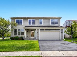 555 N Haverhill Ln, South Elgin, IL 60177