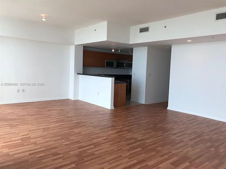 253 NE 2nd St #4207 — Photo 5