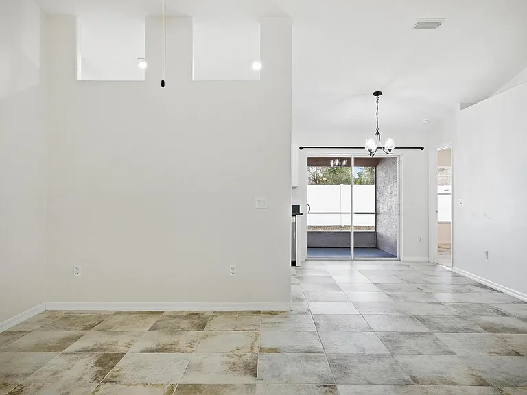 57 Raintree Pl #B — Photo 10
