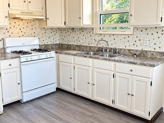 5th image of 1685 Lonedell Rd