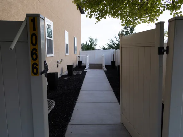 1066 E Searle Ln, Eagle Mountain, UT 84005