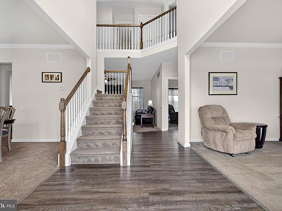 5th image of 335 Helen Dr