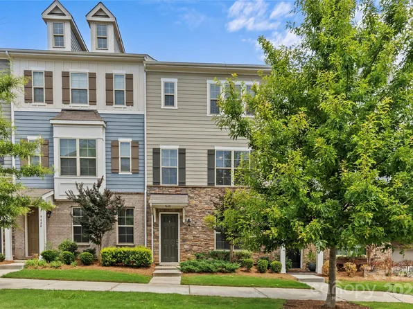 9620 Ainslie Downs St, Charlotte, NC 28273