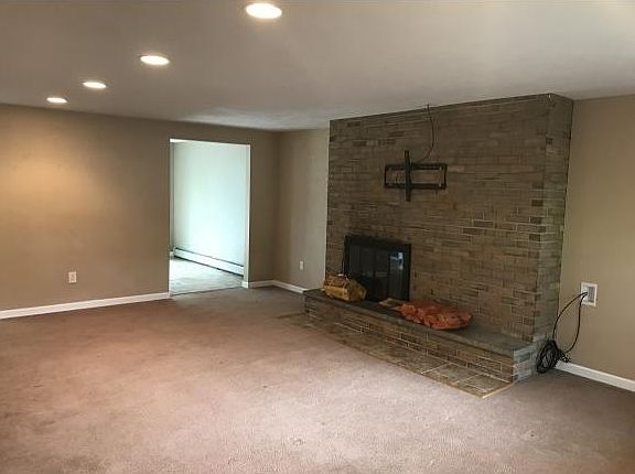 2nd image of 616 Hill Ave