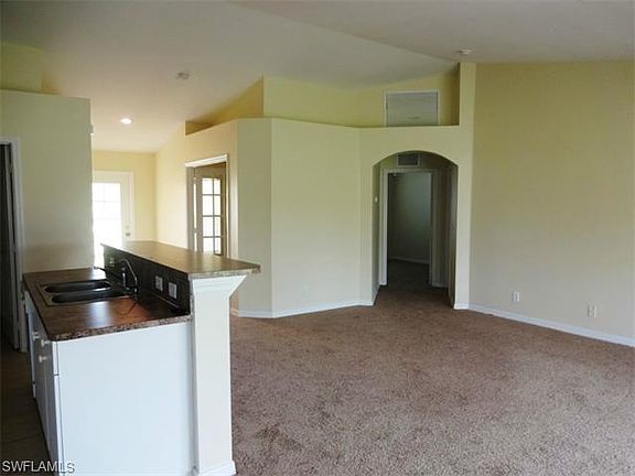 5th image of 822 NW 1st Ter
