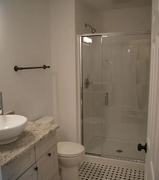6990 Greenwich Rd — Photo 3