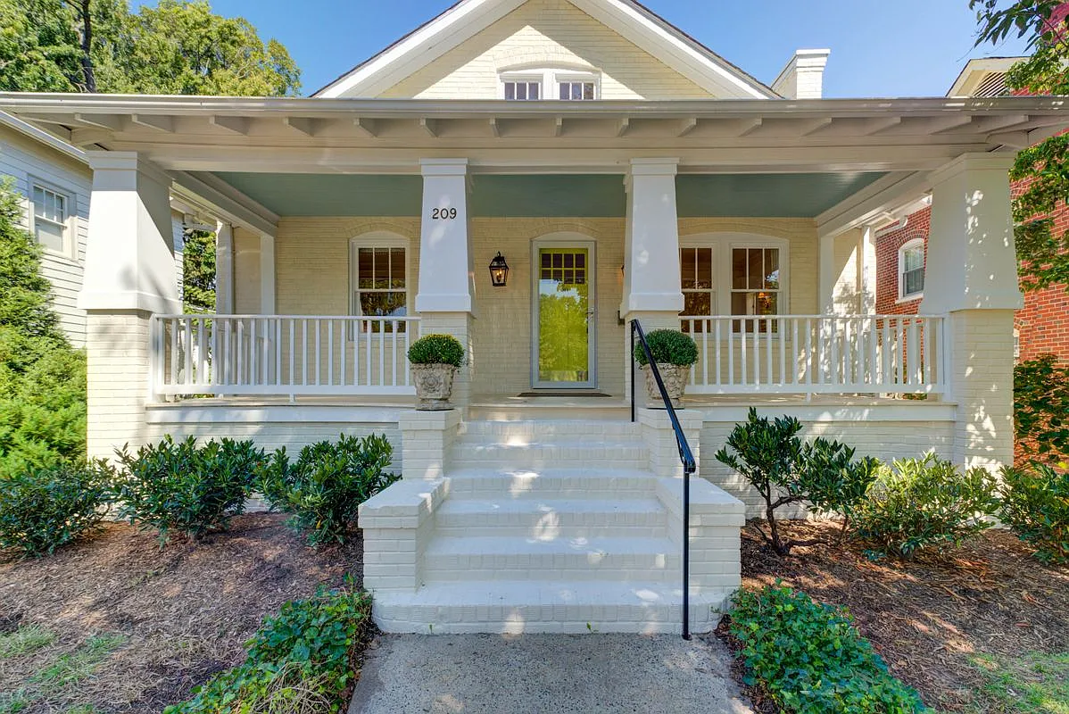 3 bed, 3.0 bath, 2655 sqft, $6,100 — Photo 1