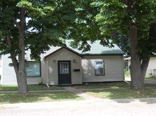 510 W 9th St, Yankton, SD 57078