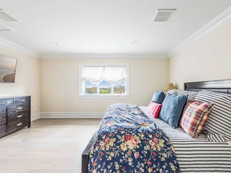 38 Fairlawn Dr — Photo 16